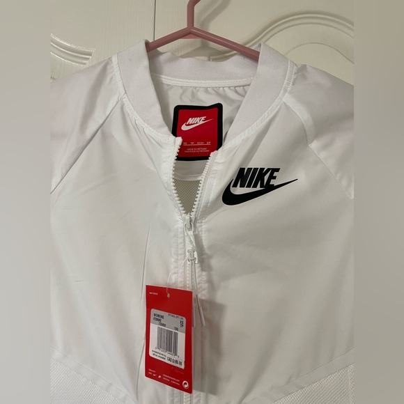 Nike Windbreaker - Picture 3 of 5